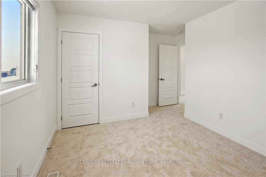 Photo 18 of 30 Spruce Crescent, North Middlesex, Parkhill — HOMEH