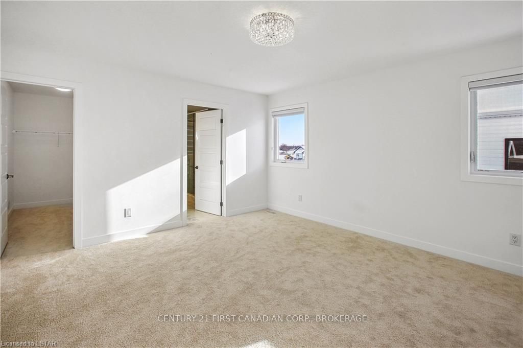 Photo 19 of 30 Spruce Crescent, North Middlesex, Parkhill — HOMEH