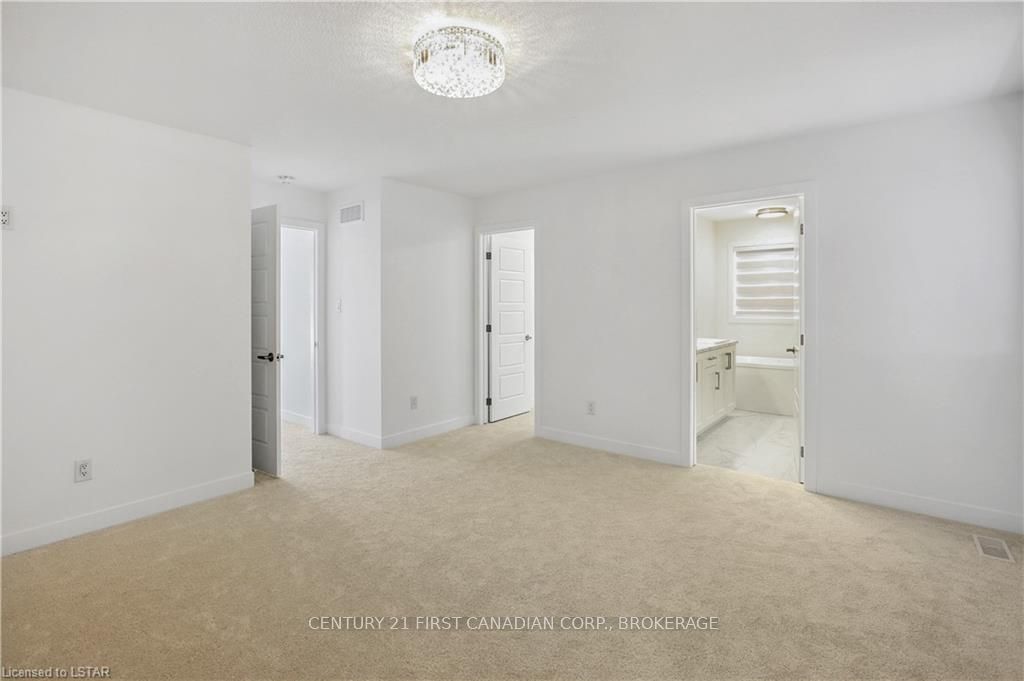 Photo 20 of 30 Spruce Crescent, North Middlesex, Parkhill — HOMEH