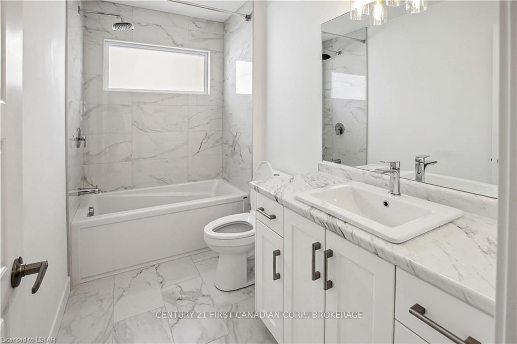 Photo 24 of 30 Spruce Crescent, North Middlesex, Parkhill — HOMEH