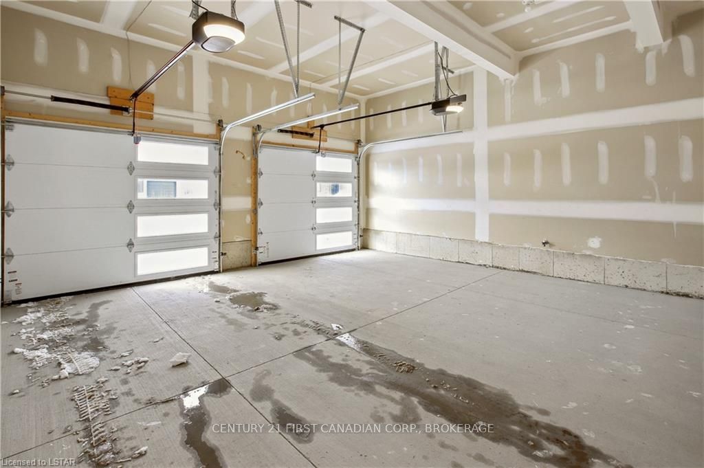 Photo 29 of 30 Spruce Crescent, North Middlesex, Parkhill — HOMEH