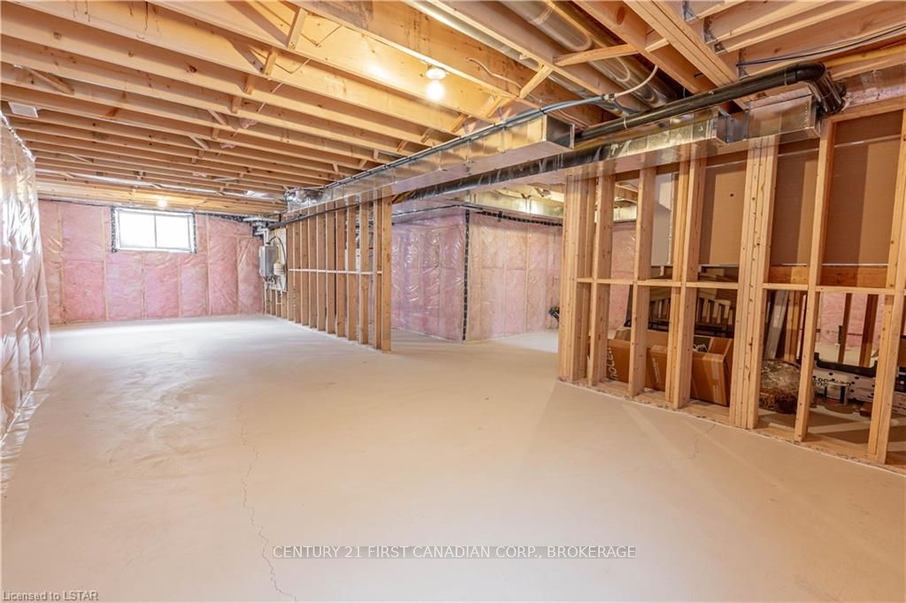 Photo 30 of 30 Spruce Crescent, North Middlesex, Parkhill — HOMEH