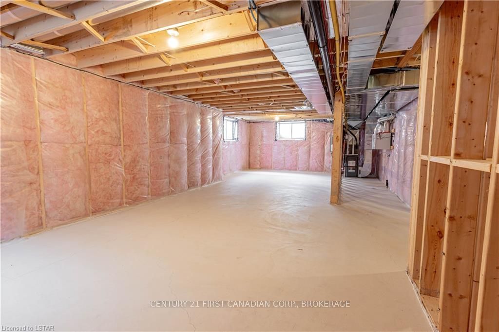 Photo 31 of 30 Spruce Crescent, North Middlesex, Parkhill — HOMEH