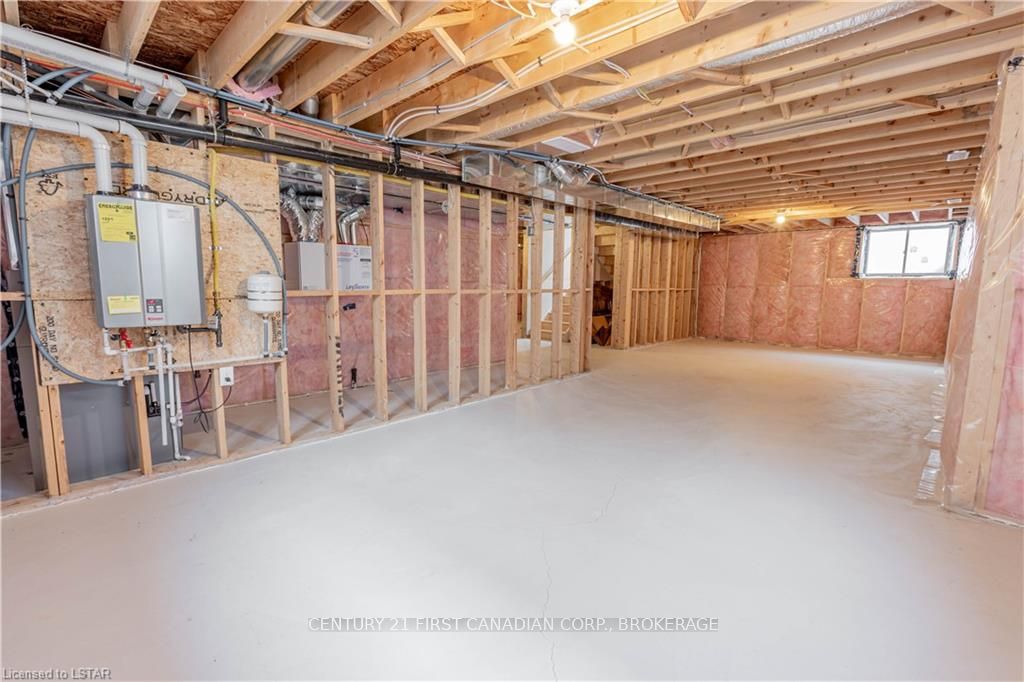 Photo 32 of 30 Spruce Crescent, North Middlesex, Parkhill — HOMEH