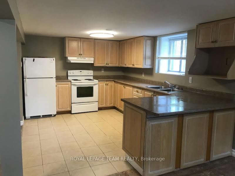 Photo 2 of 196 & 198 Ivy Crescent, Ottawa, Lindenlea — HOMEH