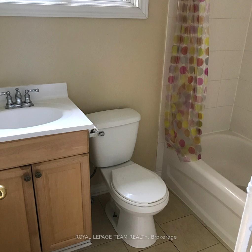 Photo 6 of 196 & 198 Ivy Crescent, Ottawa, Lindenlea — HOMEH