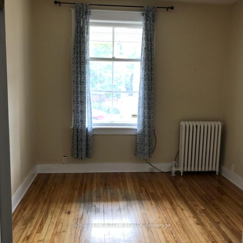 Photo 7 of 196 & 198 Ivy Crescent, Ottawa, Lindenlea — HOMEH
