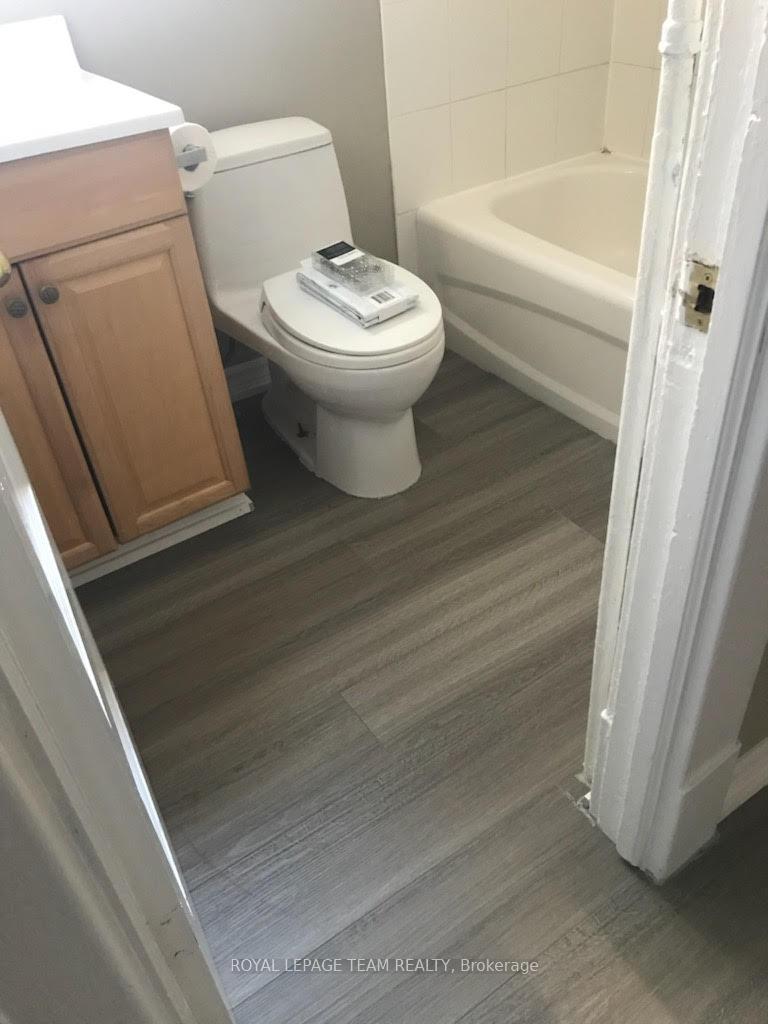 Photo 9 of 196 & 198 Ivy Crescent, Ottawa, Lindenlea — HOMEH