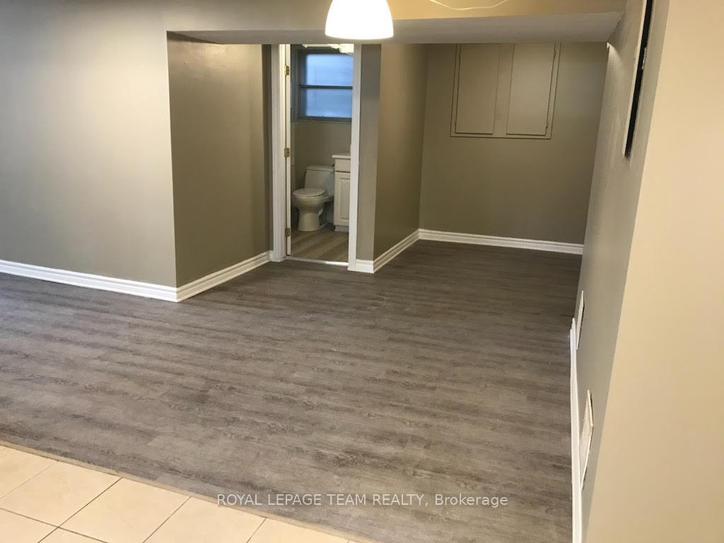 Photo 10 of 196 & 198 Ivy Crescent, Ottawa, Lindenlea — HOMEH