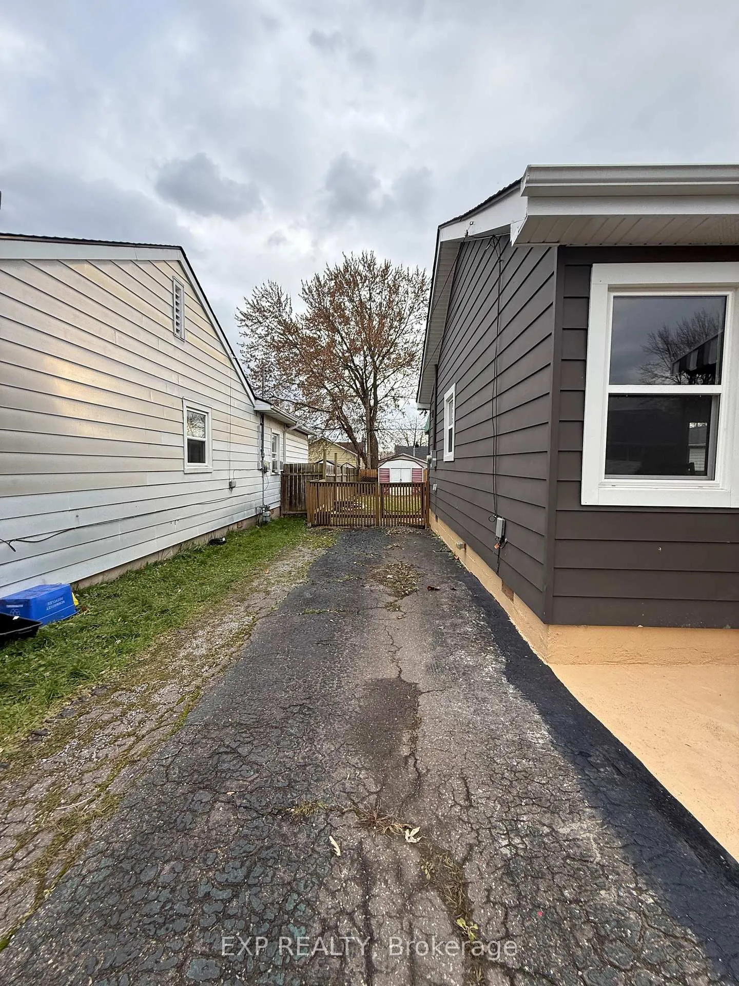 Photo 5 of 6318 Skinner Street, Niagara Falls, Arad/Fallsview — HOMEH