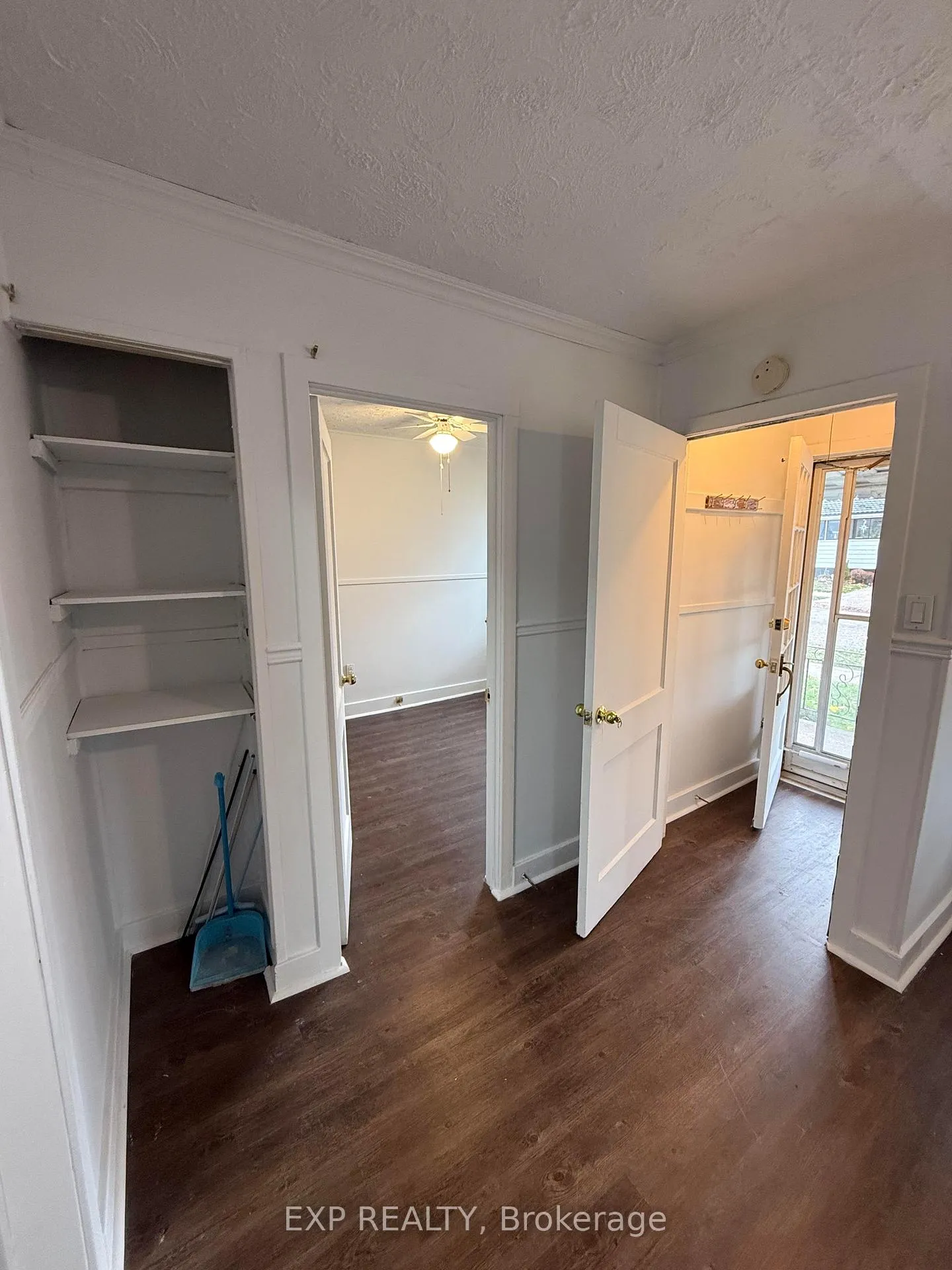 Photo 7 of 6318 Skinner Street, Niagara Falls, Arad/Fallsview — HOMEH