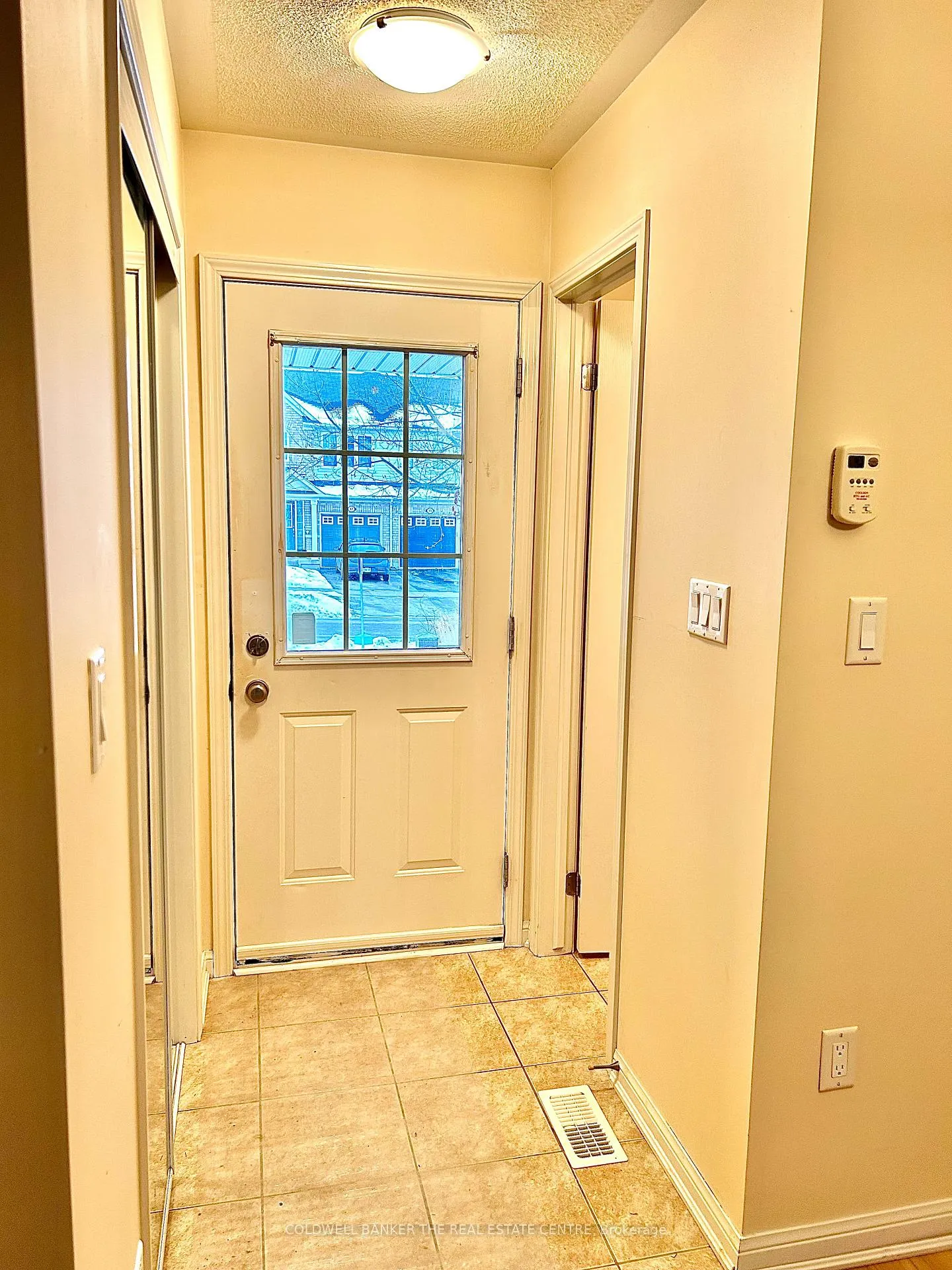 Photo 2 of 20 Steele Street, New Tecumseth, Alliston — HOMEH