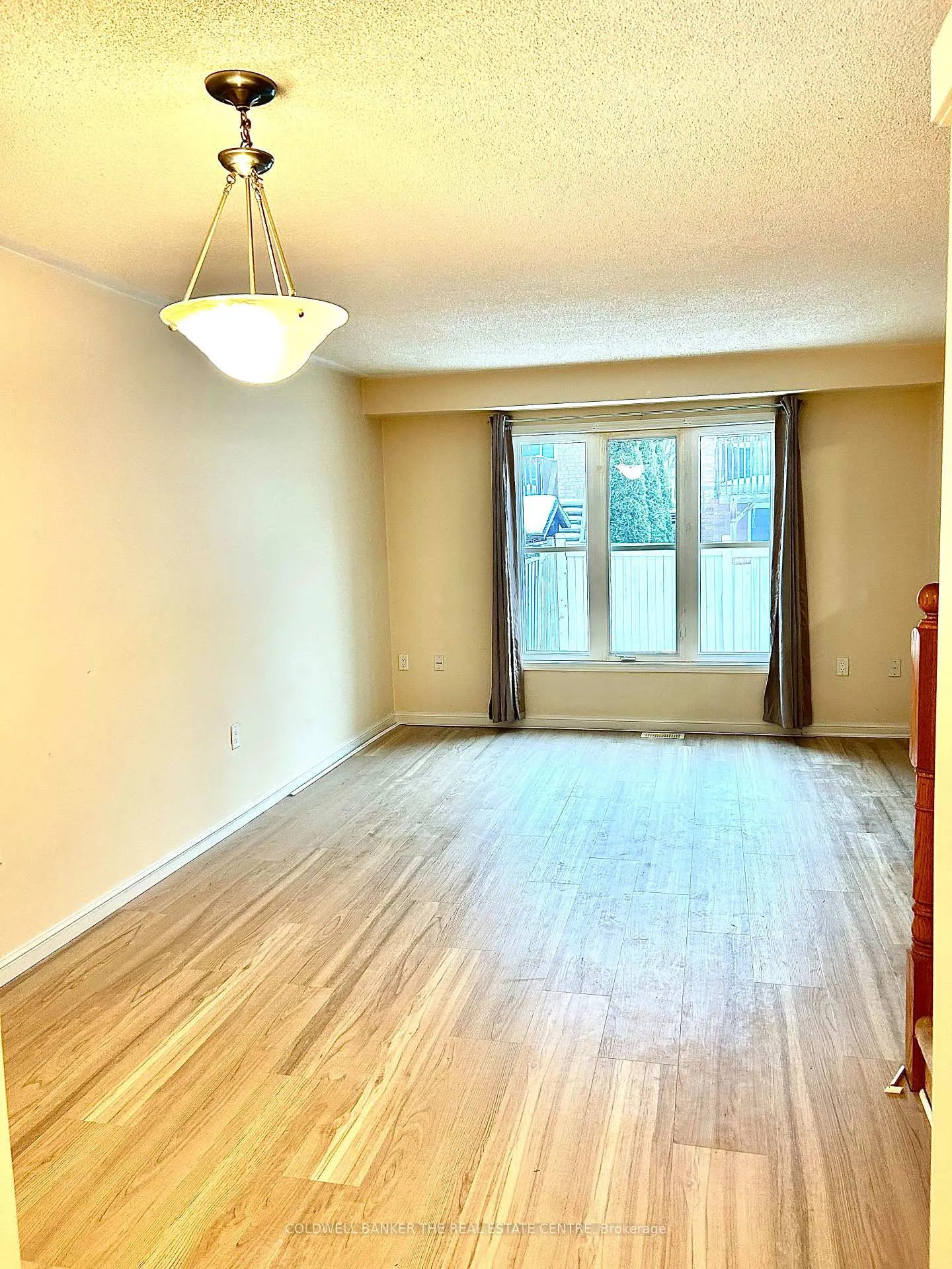 Photo 4 of 20 Steele Street, New Tecumseth, Alliston — HOMEH