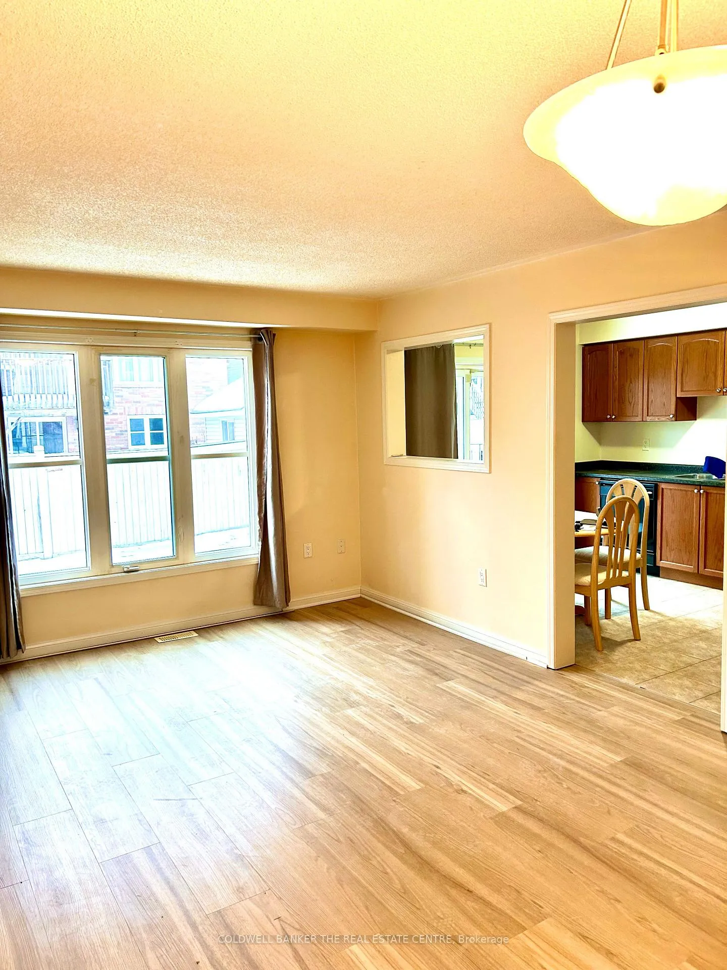 Photo 6 of 20 Steele Street, New Tecumseth, Alliston — HOMEH