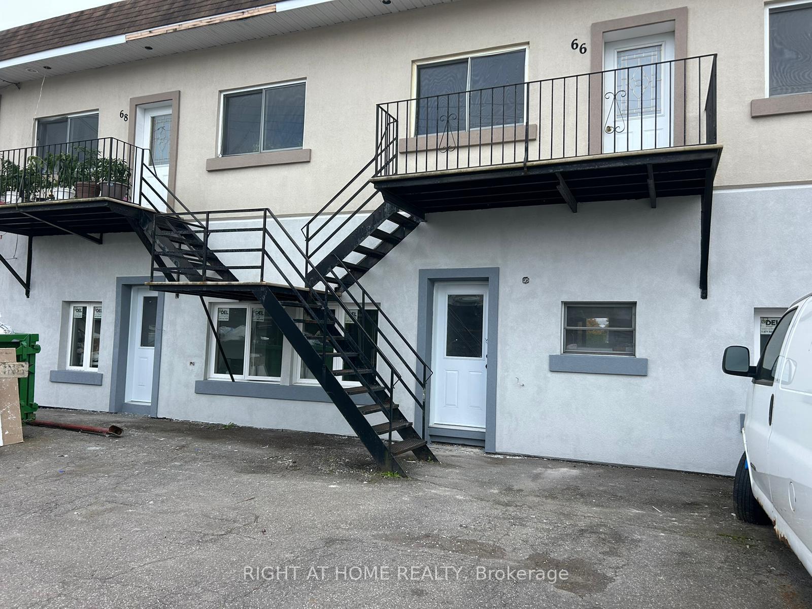 Front of Unit B, 68 Lochiel Street
