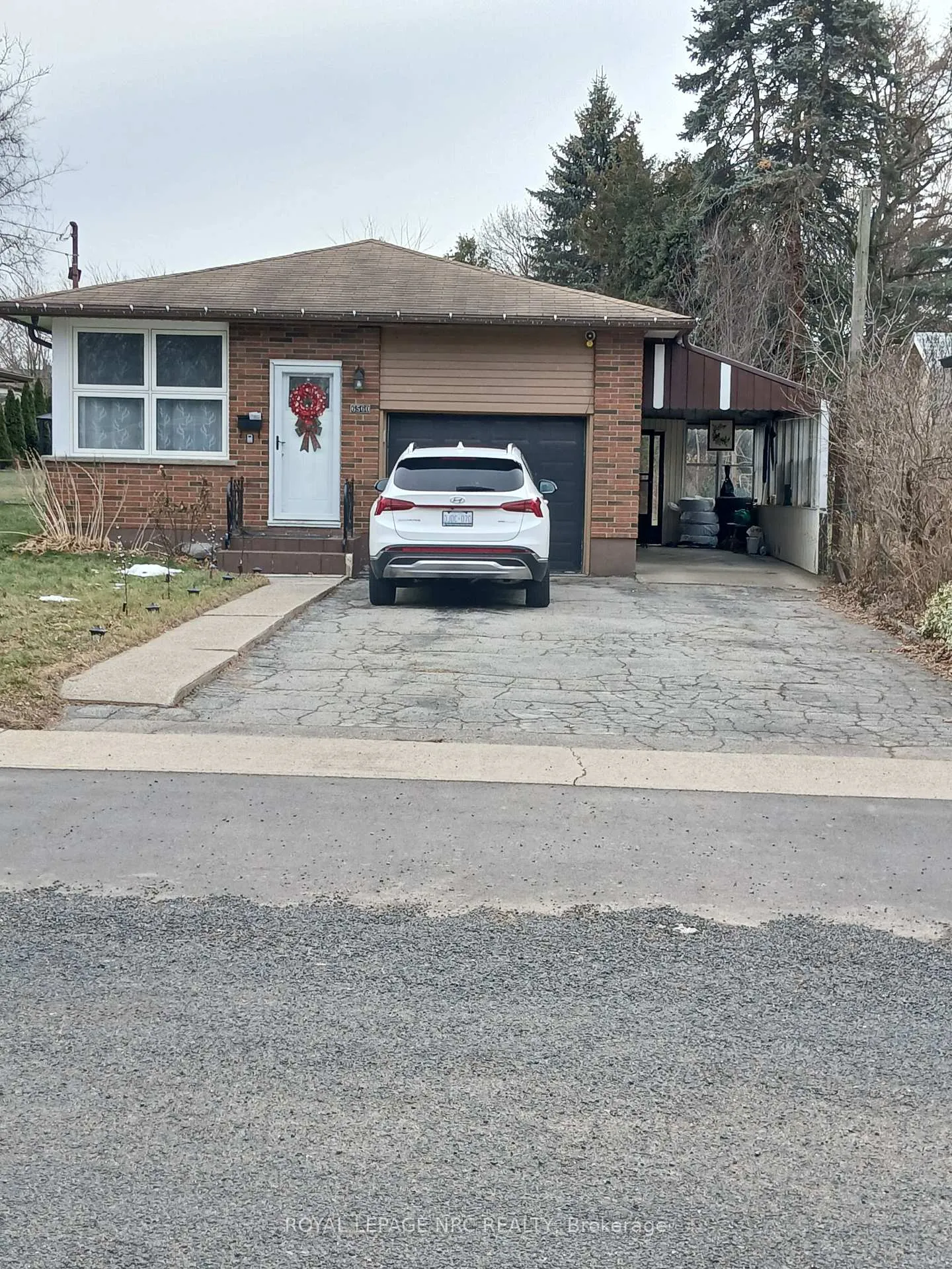 Photo 1 of Unit Lower Unit, 6560 Leeming Street, Niagara Falls, Hospital — HOMEH