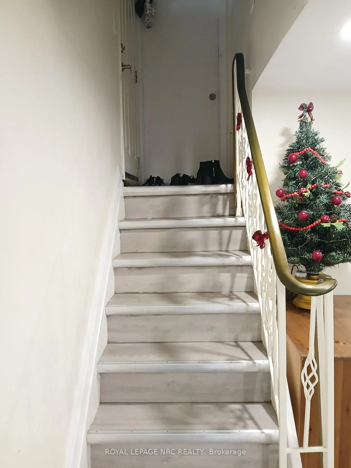 Photo 9 of Unit Lower Unit, 6560 Leeming Street, Niagara Falls, Hospital — HOMEH