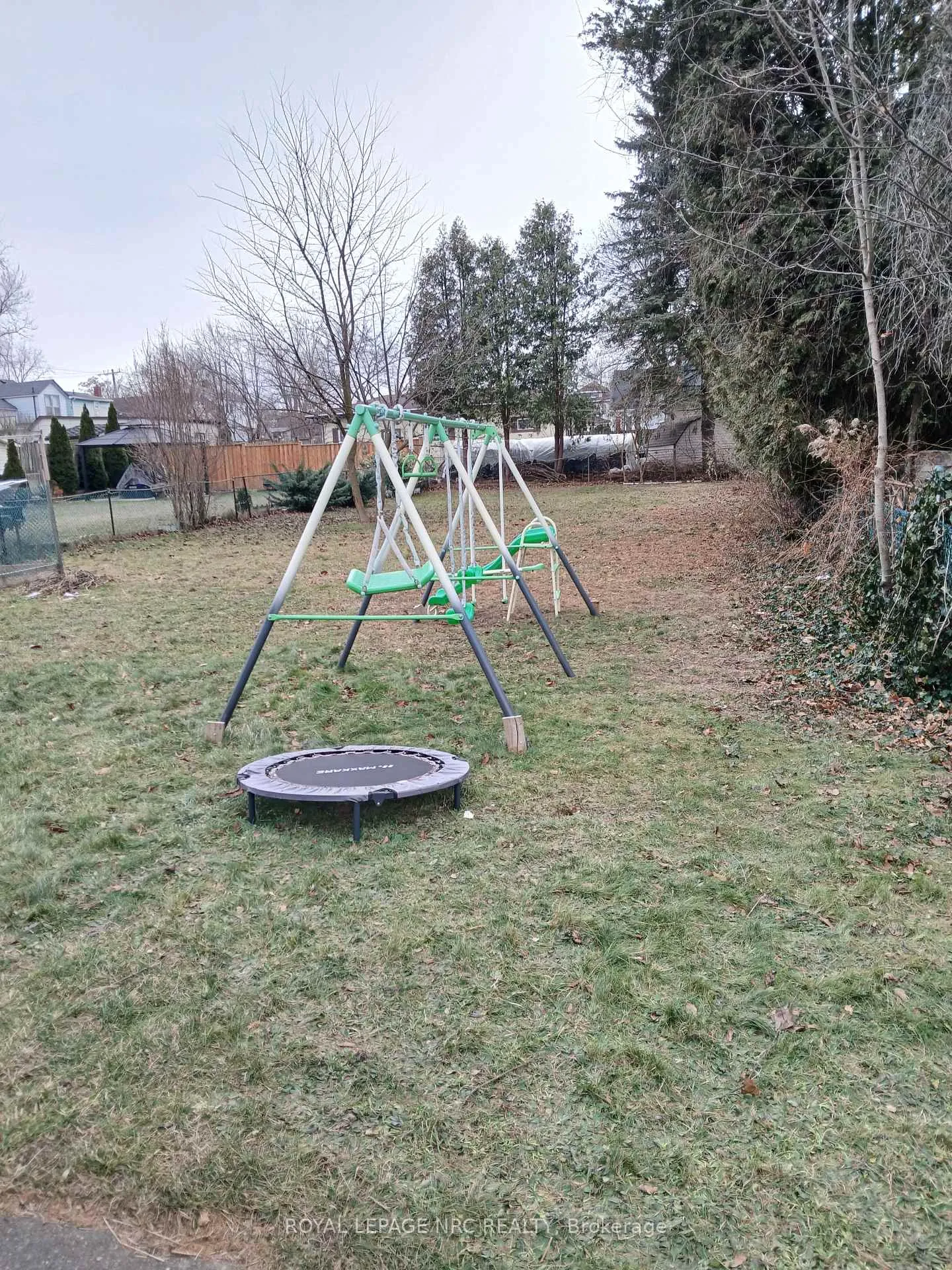 Photo 12 of Unit Lower Unit, 6560 Leeming Street, Niagara Falls, Hospital — HOMEH