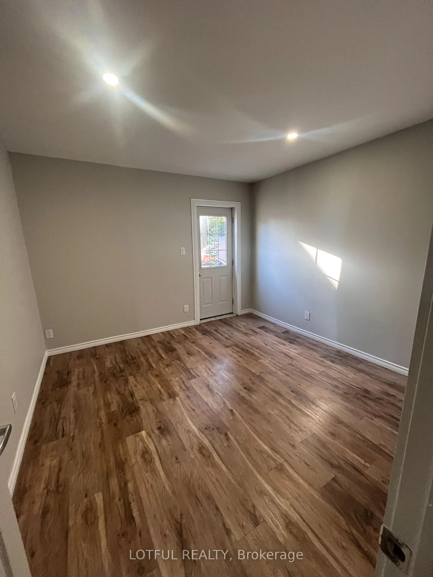 Photo 11 of Unit 5, 38 King Street, North Dundas, Chesterville — HOMEH