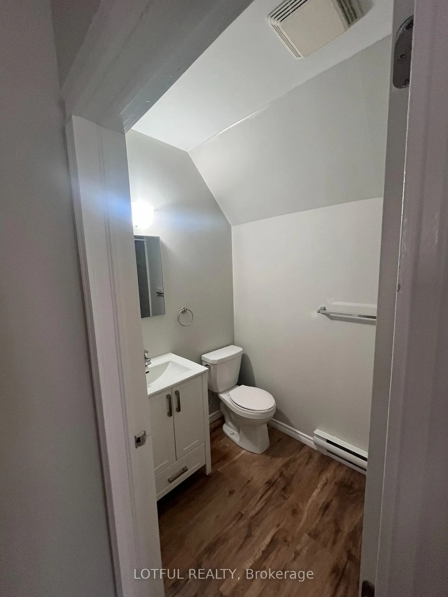 Photo 12 of Unit 5, 38 King Street, North Dundas, Chesterville — HOMEH