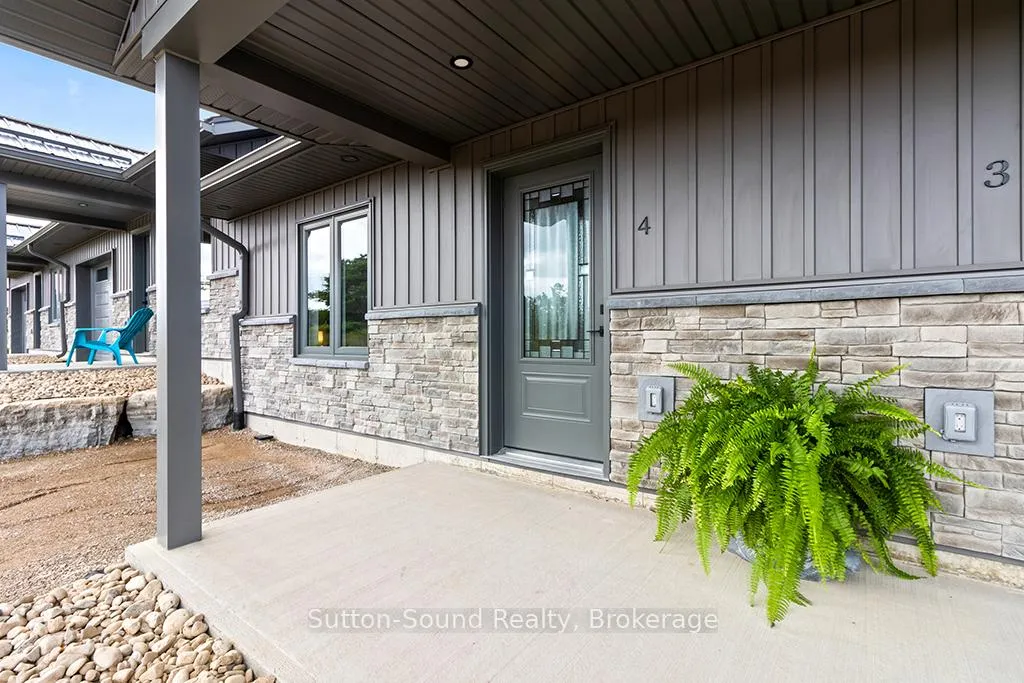 Photo 2 of Unit 4, 18 Maple Golf Crescent, Northern Bruce Peninsula — HOMEH