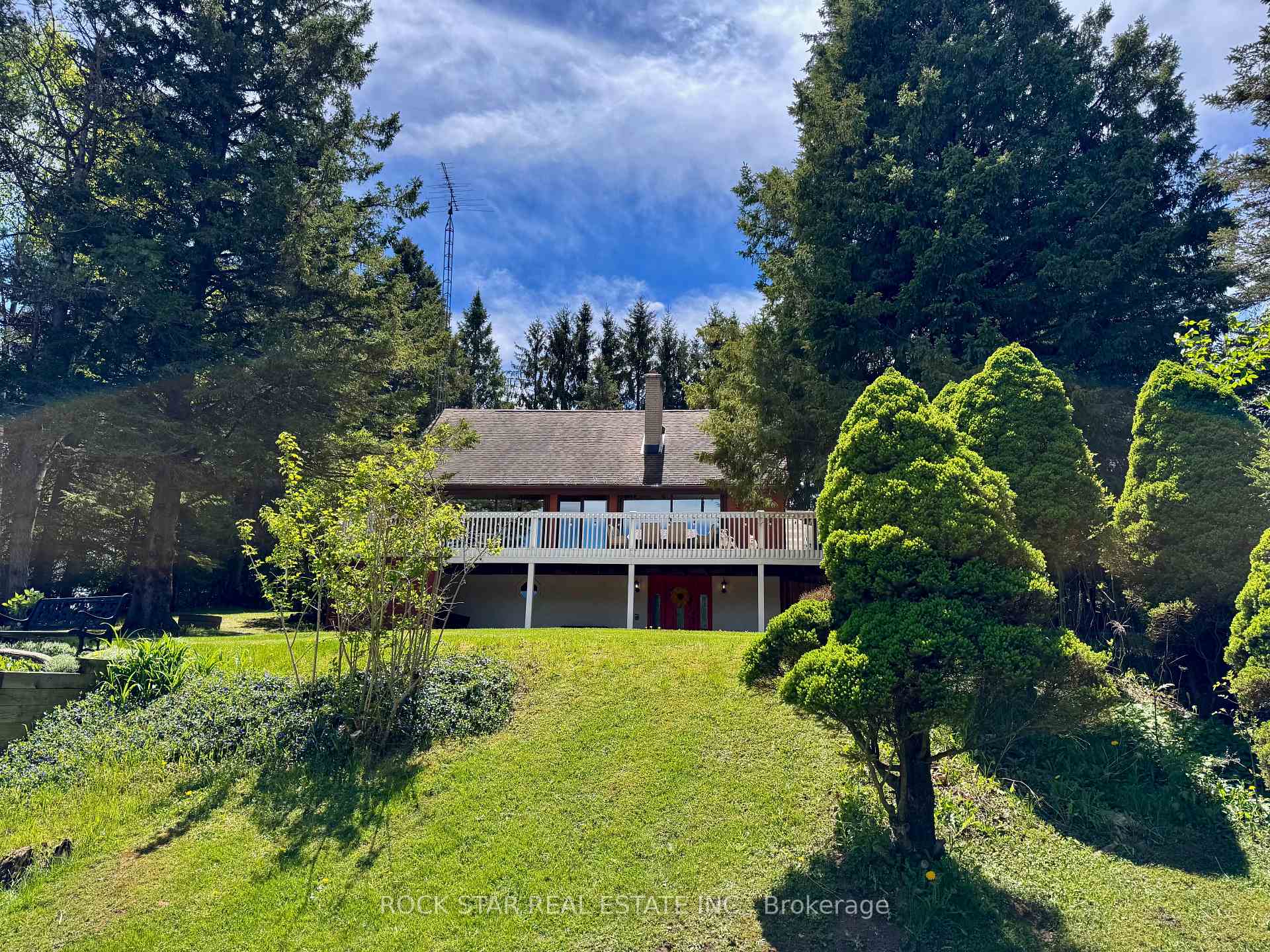 Photo 3 of 8 Pine River Crescent, Mulmur, Rural Mulmur — HOMEH