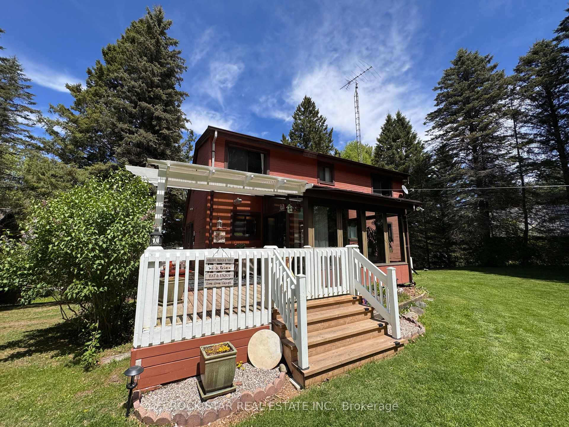 Photo 4 of 8 Pine River Crescent, Mulmur, Rural Mulmur — HOMEH