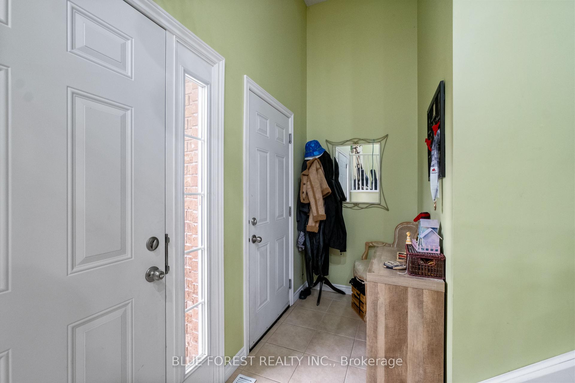 Photo 5 of 8 Elgin Street, Newbury — HOMEH