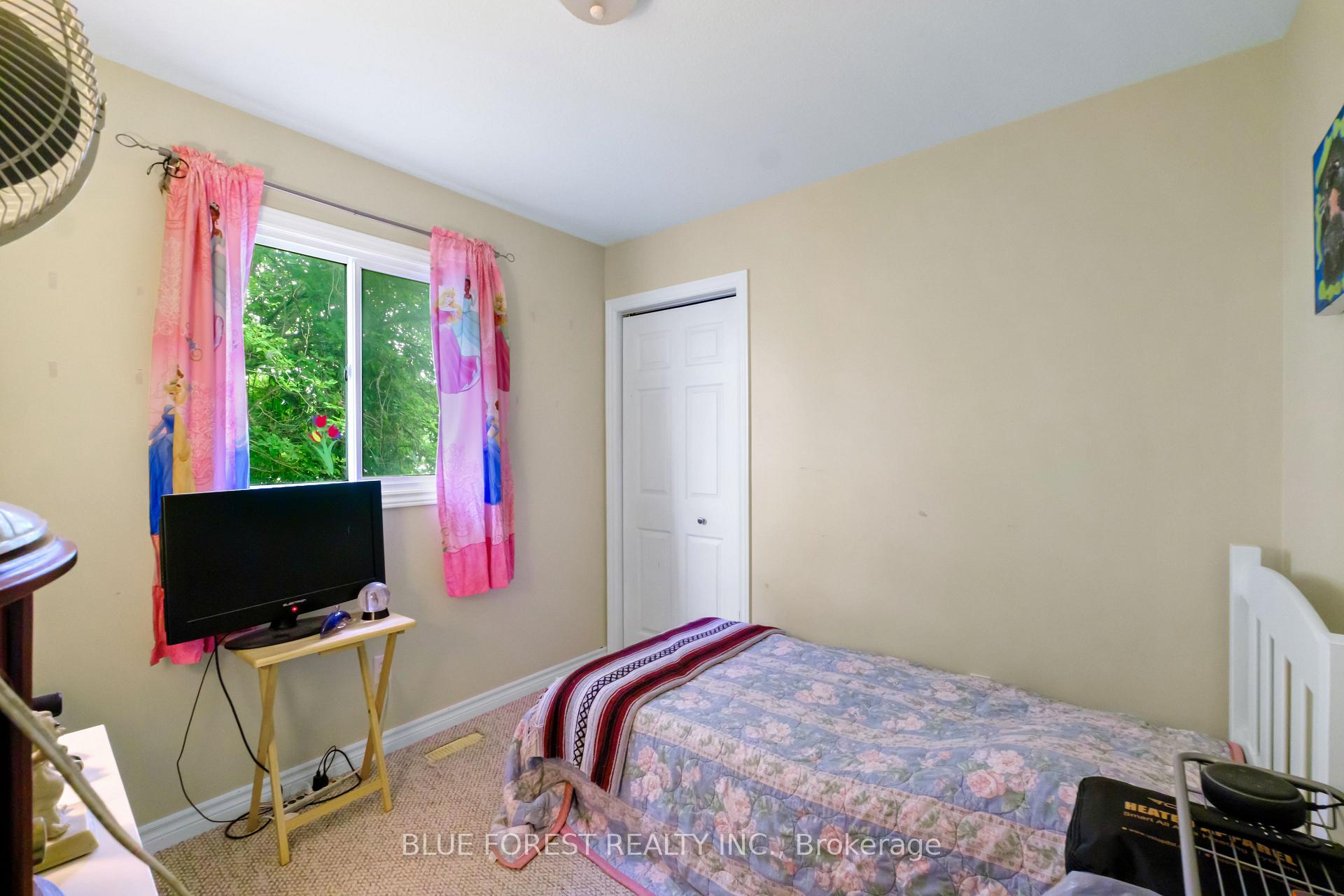 Photo 16 of 8 Elgin Street, Newbury — HOMEH