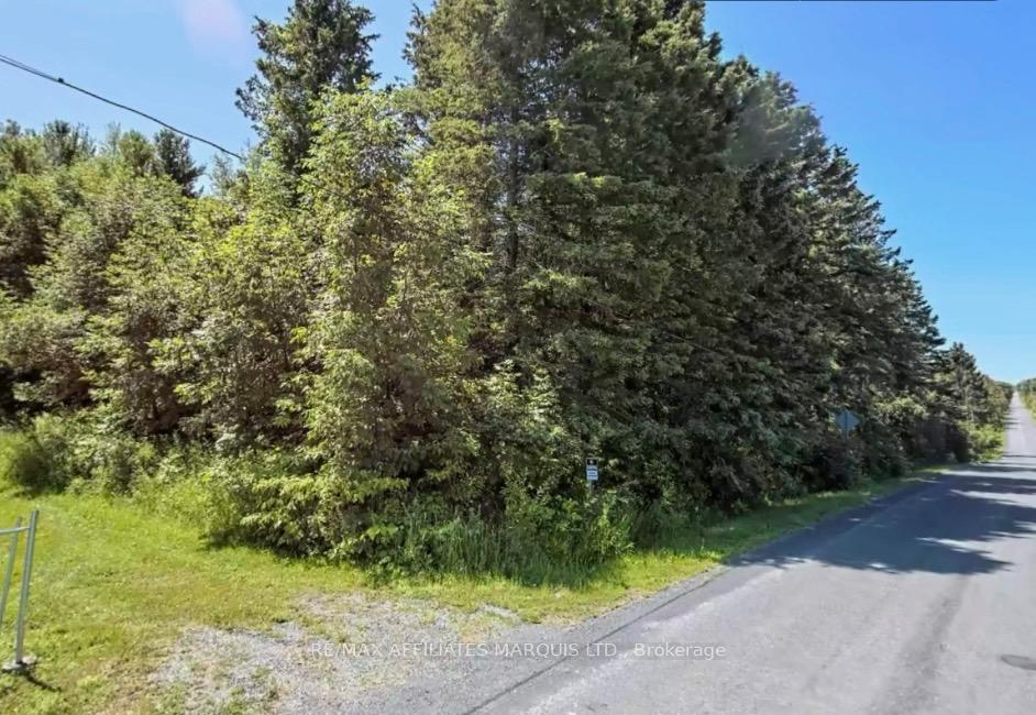 Photo 2 of 19360 Kenyon Con 5 Road W, North Glengarry, North Glengarry (Kenyon) Twp — HOMEH