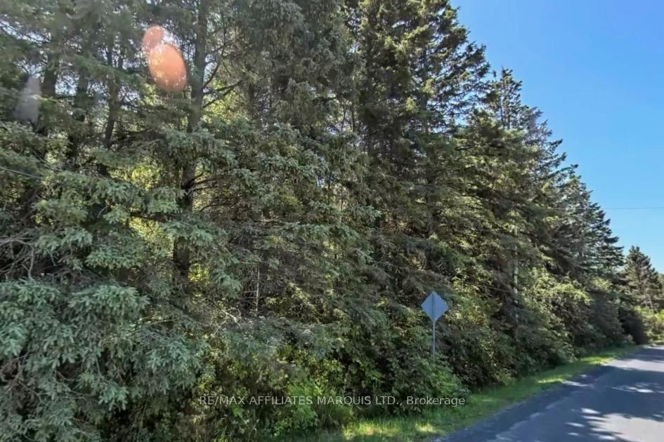 Photo 3 of 19360 Kenyon Con 5 Road W, North Glengarry, North Glengarry (Kenyon) Twp — HOMEH