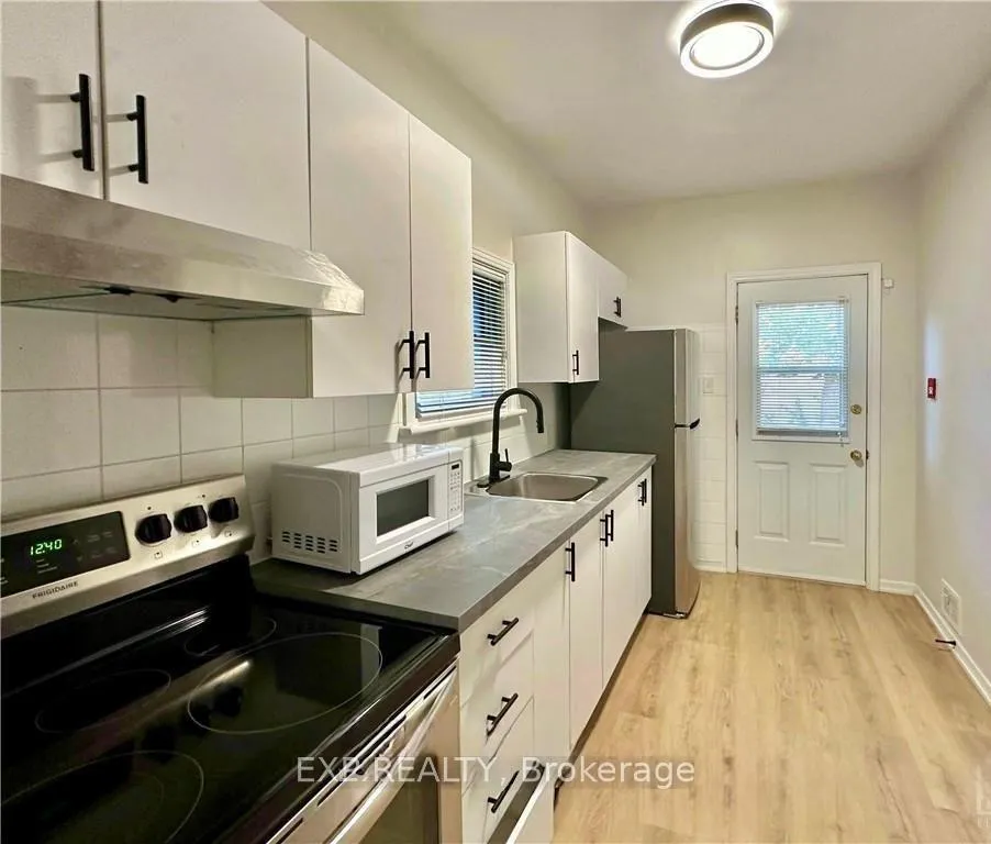 Photo 4 of Unit 2, 162 Ivy Crescent, Ottawa, Lindenlea — HOMEH