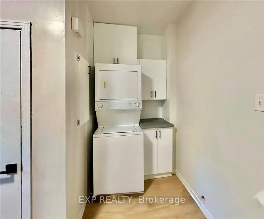 Photo 6 of Unit 2, 162 Ivy Crescent, Ottawa, Lindenlea — HOMEH