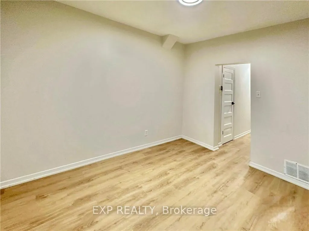 Photo 8 of Unit 2, 162 Ivy Crescent, Ottawa, Lindenlea — HOMEH