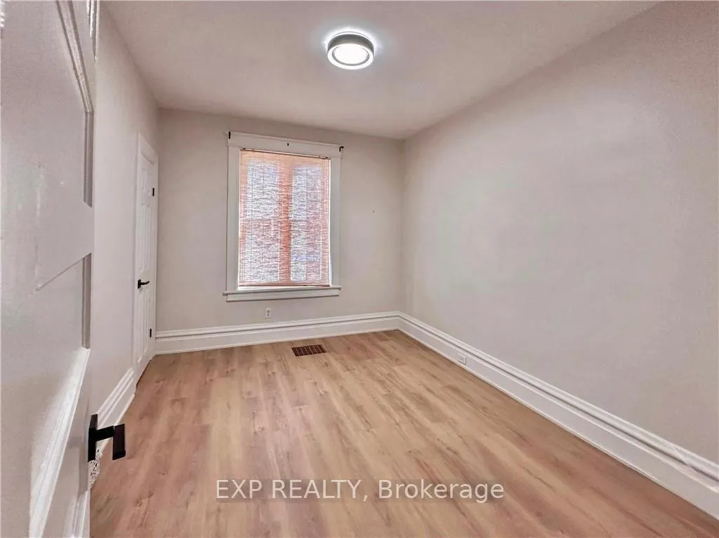 Photo 11 of Unit 2, 162 Ivy Crescent, Ottawa, Lindenlea — HOMEH