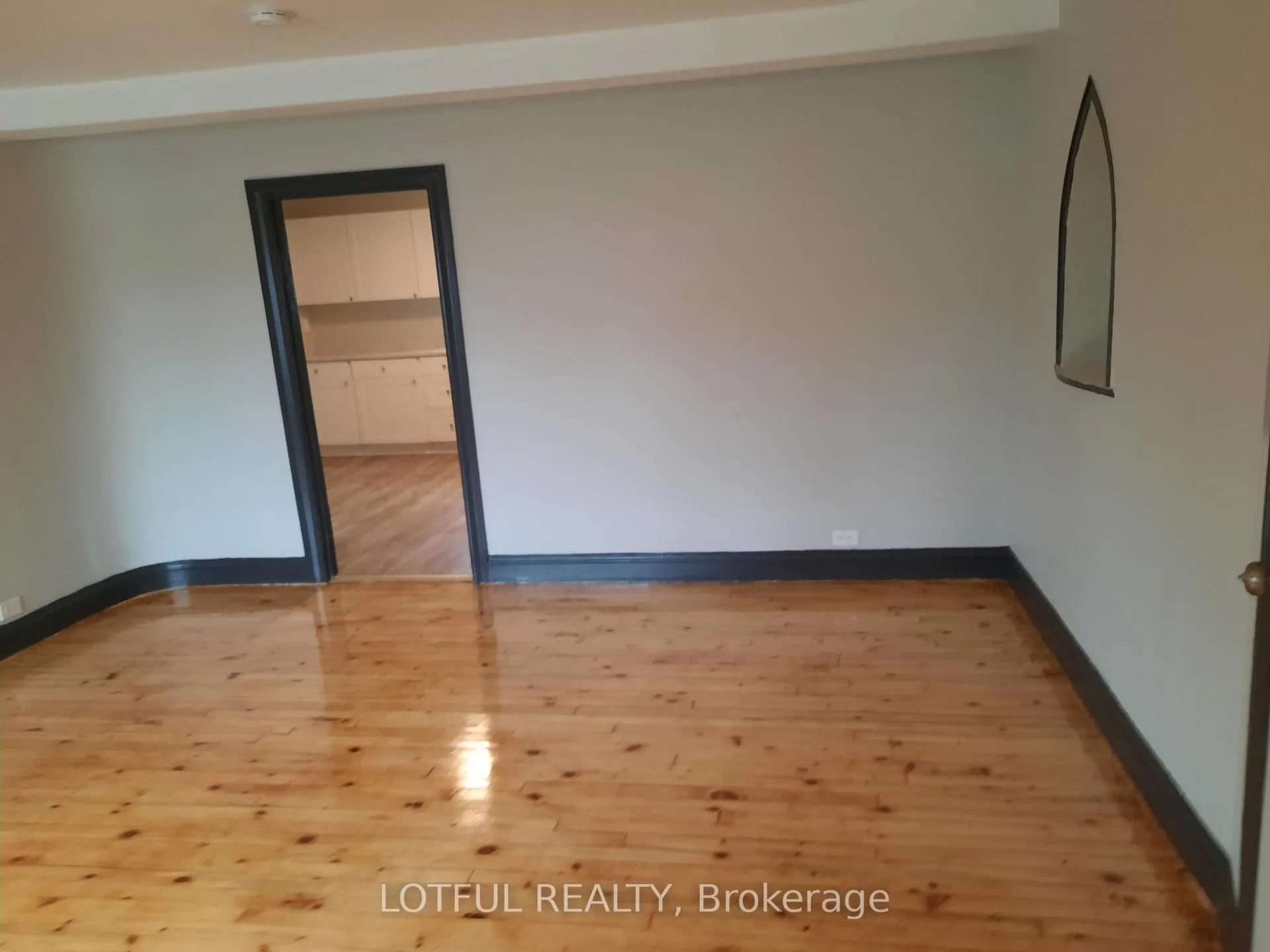 Photo 5 of Unit 5, 31 Main Street, North Dundas, Chesterville — HOMEH