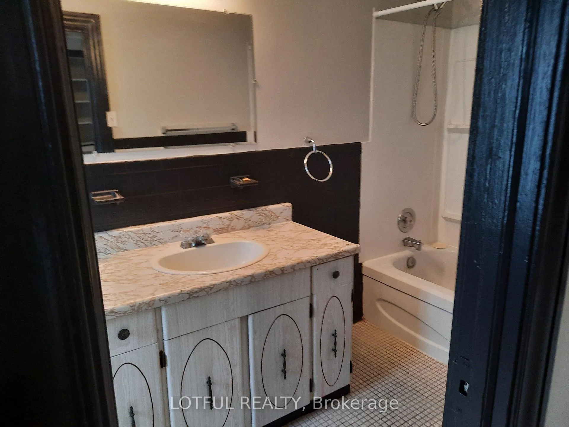 Photo 25 of Unit 5, 31 Main Street, North Dundas, Chesterville — HOMEH