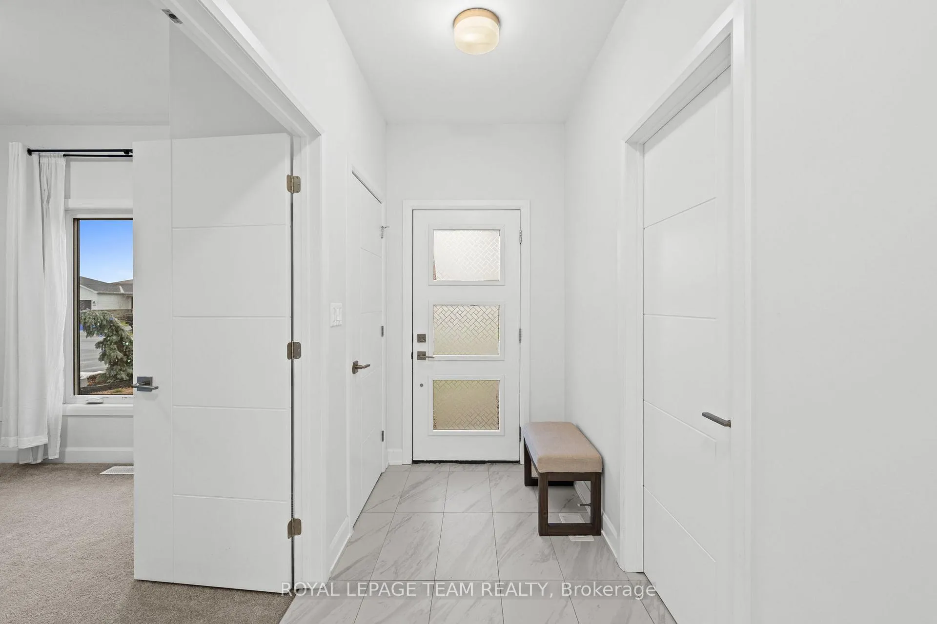Photo 3 of 454 Arora Crescent, North Dundas, Winchester — HOMEH