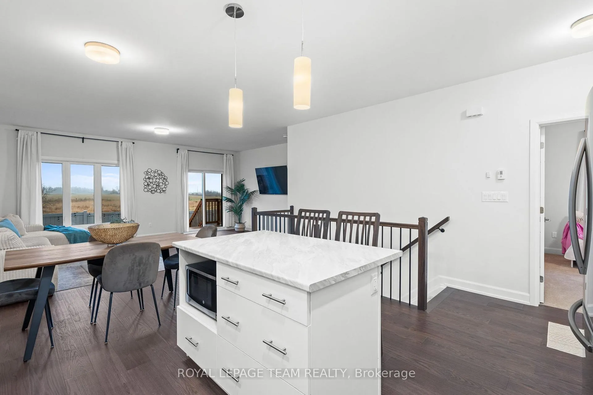 Photo 13 of 454 Arora Crescent, North Dundas, Winchester — HOMEH