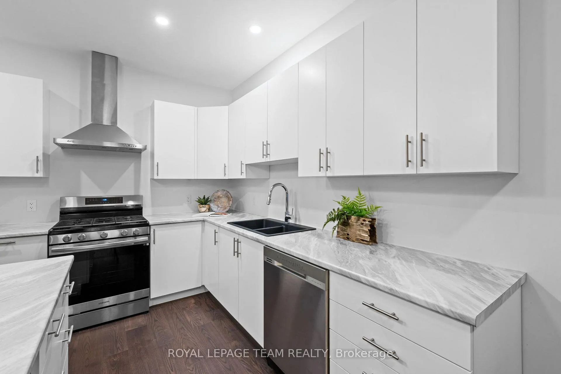 Photo 14 of 454 Arora Crescent, North Dundas, Winchester — HOMEH