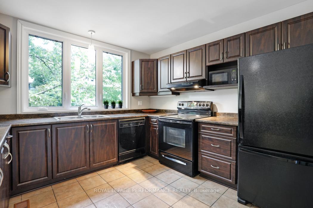 Photo 17 of 177 Crichton Street, Ottawa, New Edinburgh — HOMEH