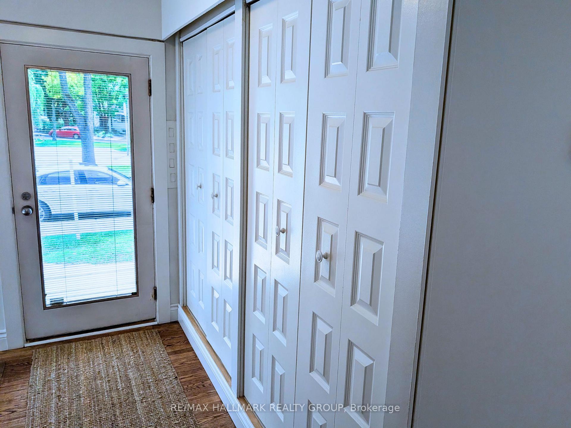 Photo 4 of 33 Rockcliffe Way, Ottawa, Lindenlea — HOMEH
