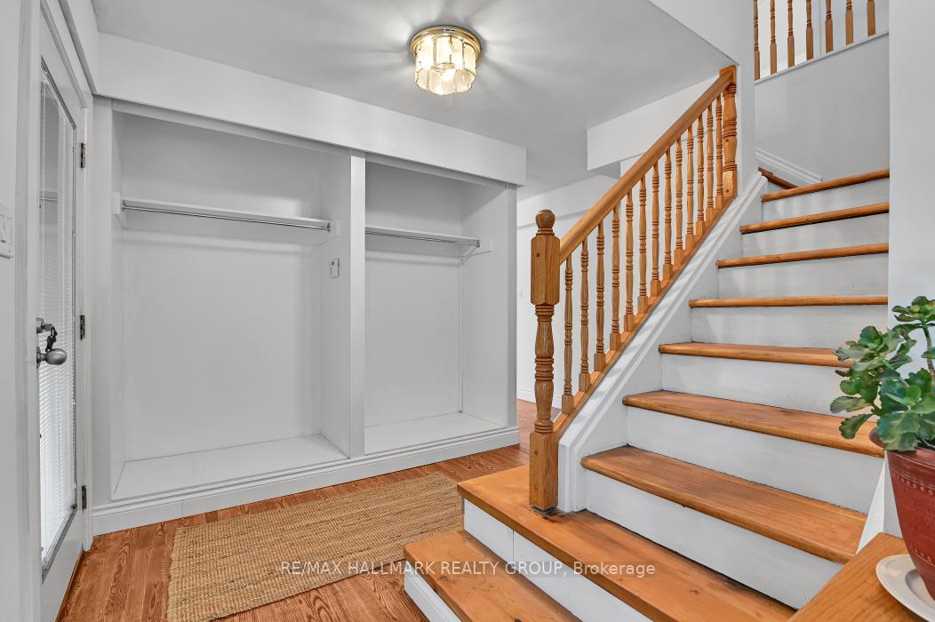 Photo 5 of 33 Rockcliffe Way, Ottawa, Lindenlea — HOMEH