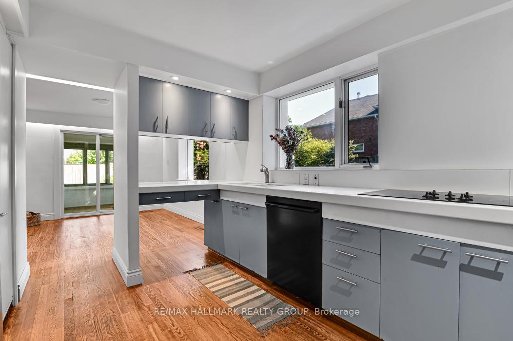 Photo 13 of 33 Rockcliffe Way, Ottawa, Lindenlea — HOMEH