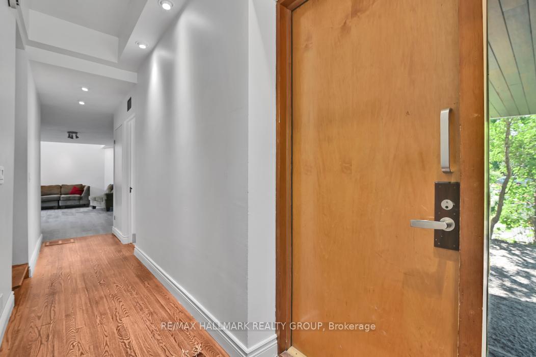 Photo 15 of 33 Rockcliffe Way, Ottawa, Lindenlea — HOMEH