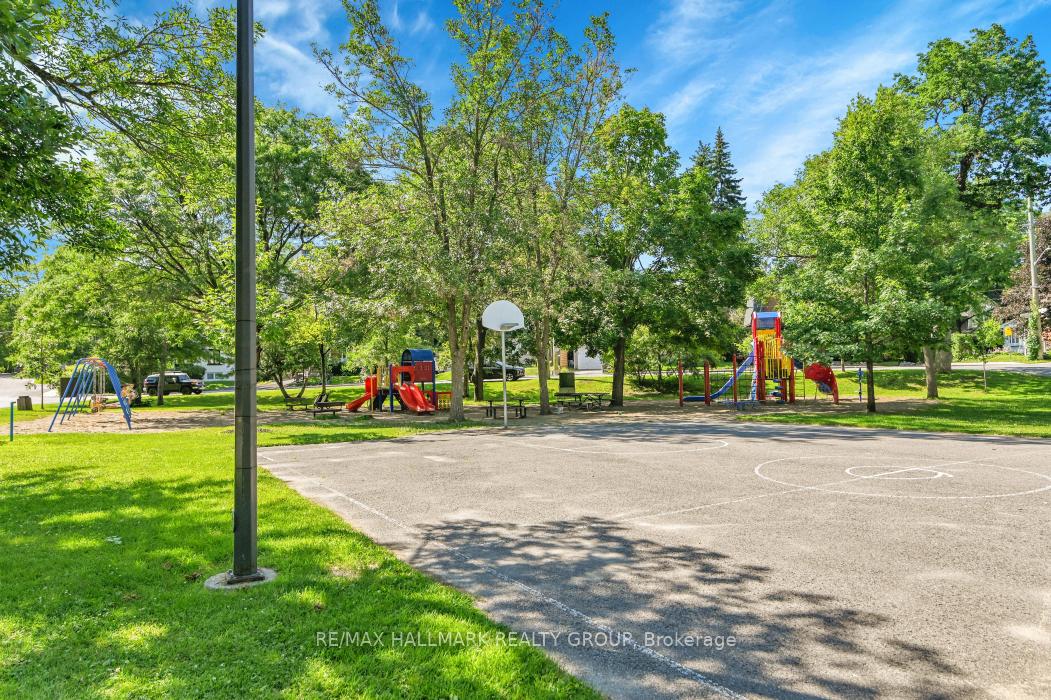 Photo 42 of 33 Rockcliffe Way, Ottawa, Lindenlea — HOMEH