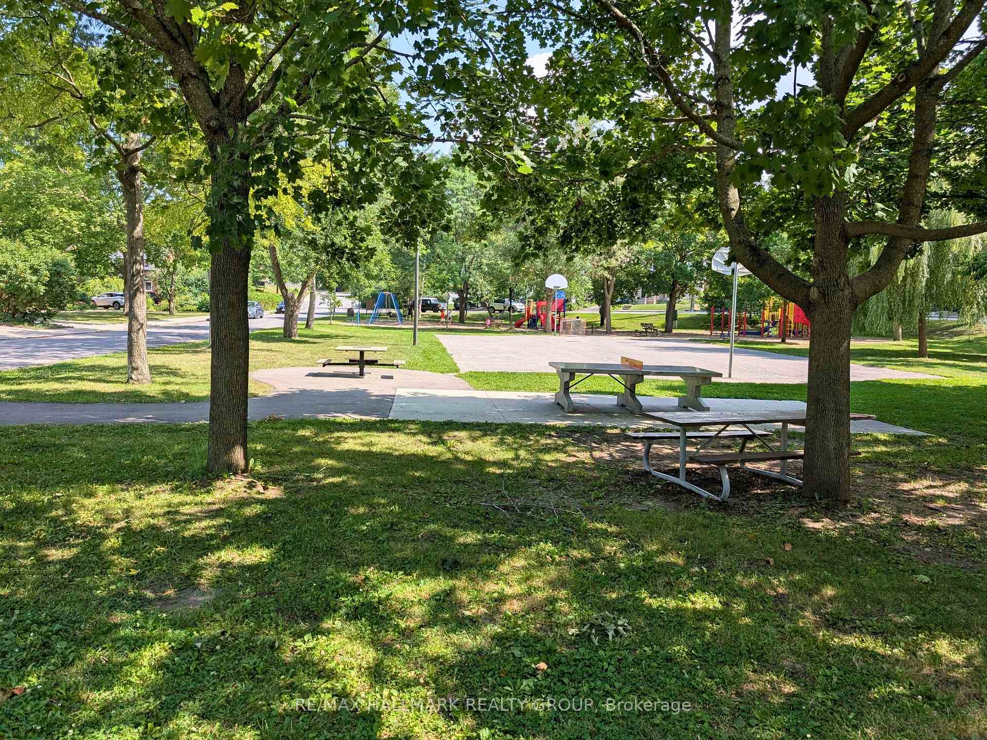 Photo 43 of 33 Rockcliffe Way, Ottawa, Lindenlea — HOMEH