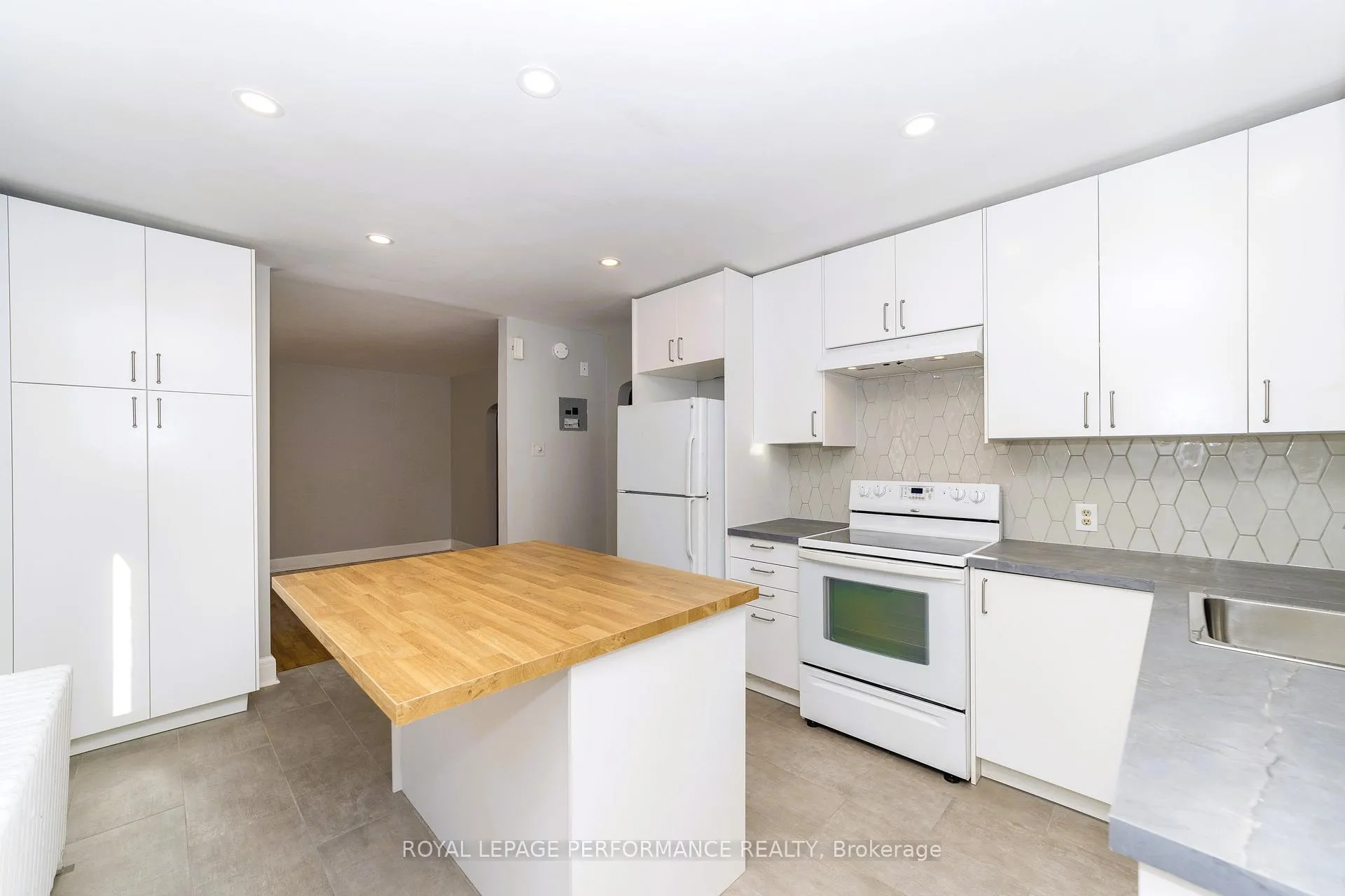 Photo 7 of Unit A, 17 Springfield Road, Ottawa, Lindenlea — HOMEH