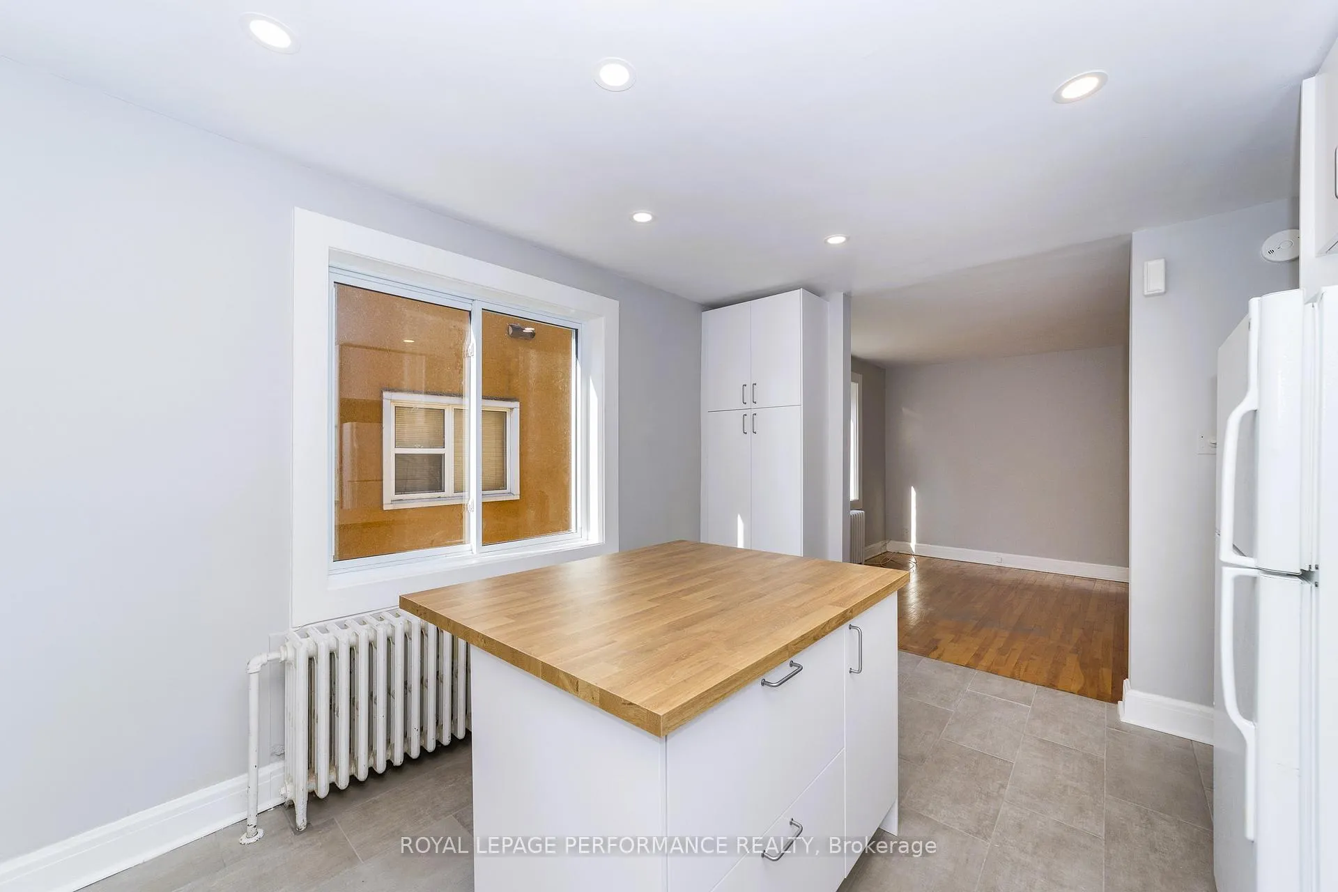 Photo 11 of Unit A, 17 Springfield Road, Ottawa, Lindenlea — HOMEH