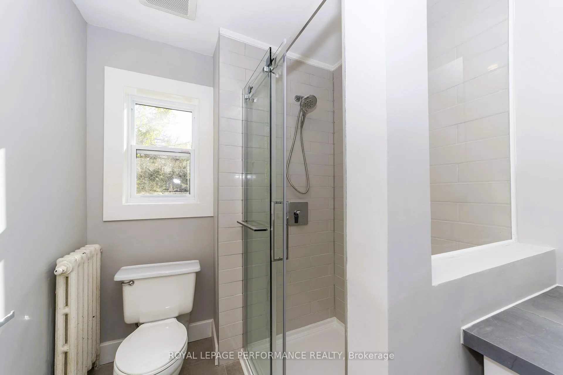 Photo 17 of Unit A, 17 Springfield Road, Ottawa, Lindenlea — HOMEH